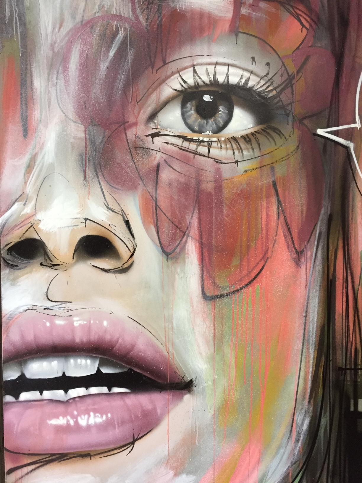 Wie aus Bad Vilbel durch die richtige Graffiti-Strategie eine Freiluftgalerie geworden ist, lesen Sie in der aktuellen Ausgabe von KOMMUNAL. Sie erhalten unser Abo noch nicht? Dann hier schnell das Probe-Abo sichern!