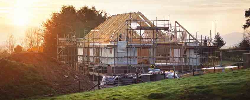 Kommunen sollen Grundstückseigentümer bald eine Baupflicht leichter auferlegen können - das Baugesetzbuch soll verschärft werden