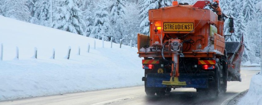 Winterdienst nutzt Gurkenwasser statt Streusalz - Nachhaltig