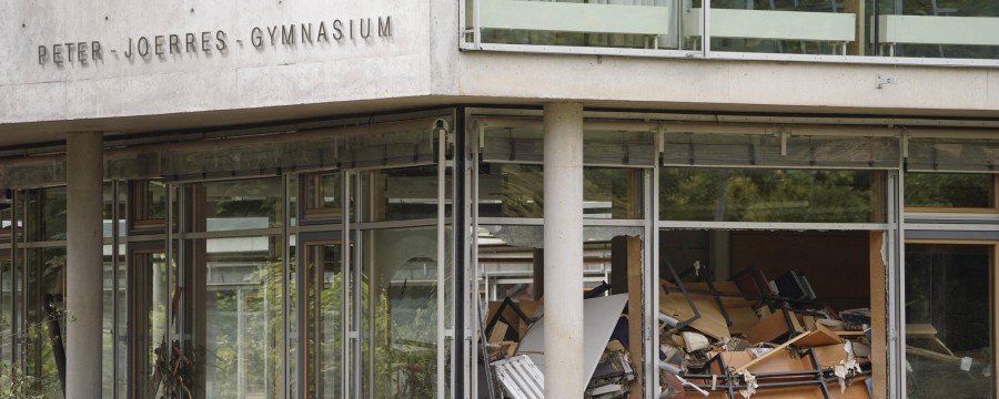 Flutkatastrophe in Bad Neuenahr - Blick in ein Klassenzimmer des örtlichen Gymnasiums 