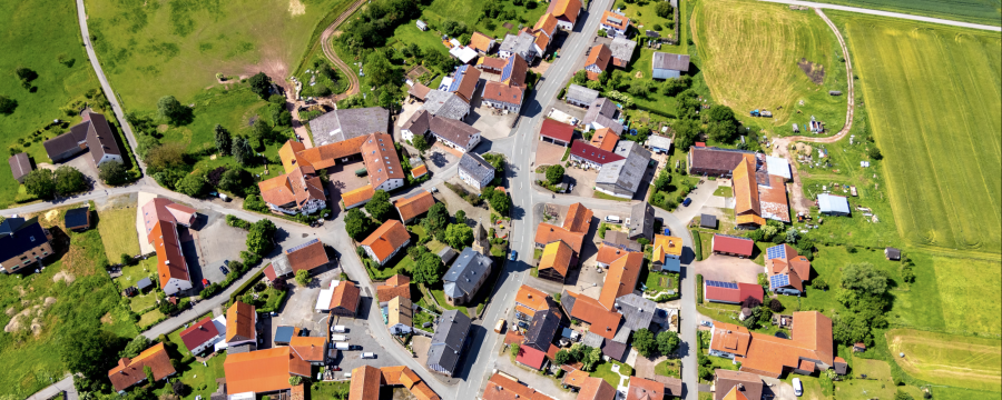 Neukirchen in Hessen ist eine kleine Gemeinde mit knapp 7000 Einwohnern - hier geschah das Unglück im Dorfteich - das Landgericht sprach den damaligen Bürgermeister nun dafür schuldig