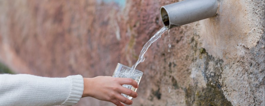 Alles, was Sie zum Thema Wassernutzung wissen müssen - wer was regelt und ob wirklich ein Poolverbot droht
