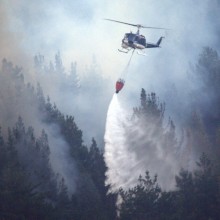 Waldbrandbekämpfung mit Hubschrauber