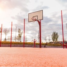 Trotz Zusage von Fördergeldern: Eine Gemeinde darf kein neues Basketballfeld bauen - Spendengelder statt Steuergelder sollen den Platz nun möglich machen
