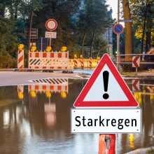 Starkregen: Gesperrte Straße